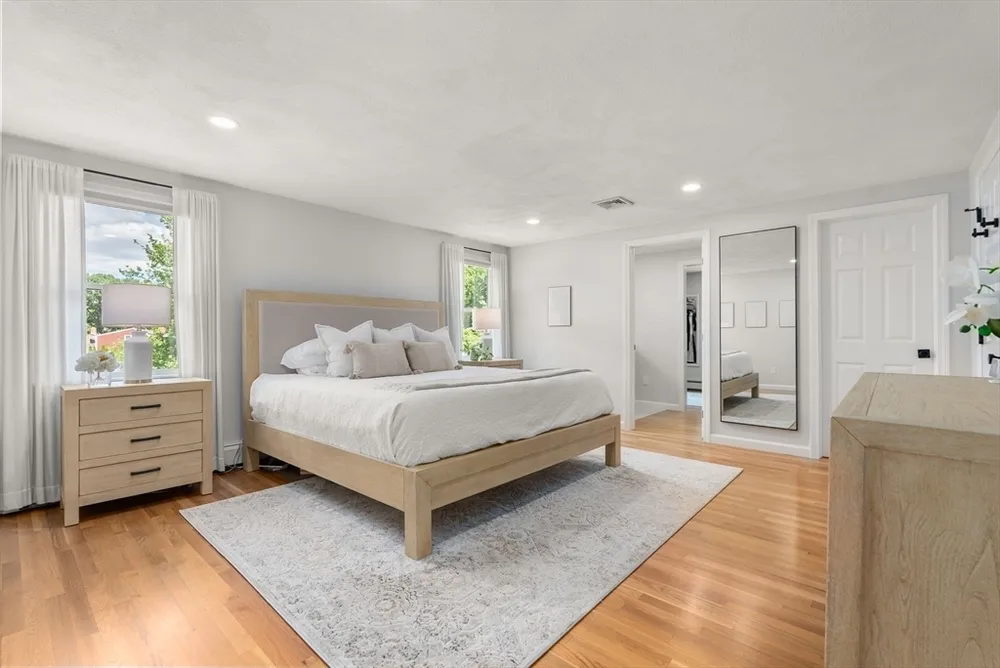 6 Hampton Ct, Lynnfield, MA 01940