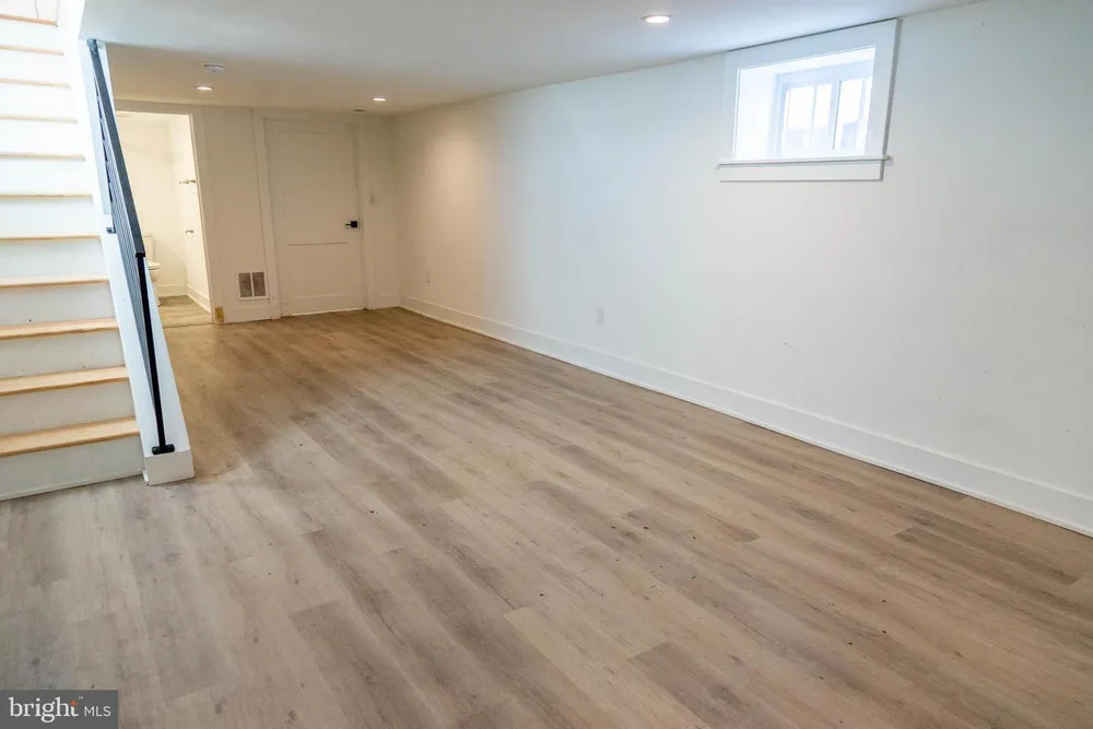 7 Center St, Collingswood, NJ 08108