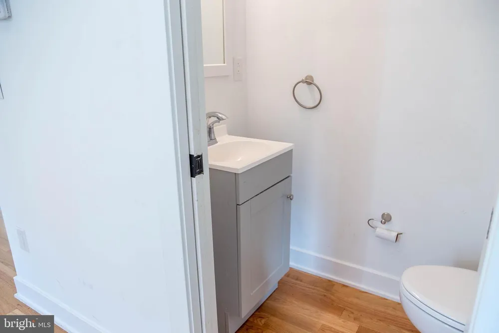 7 Center St, Collingswood, NJ 08108