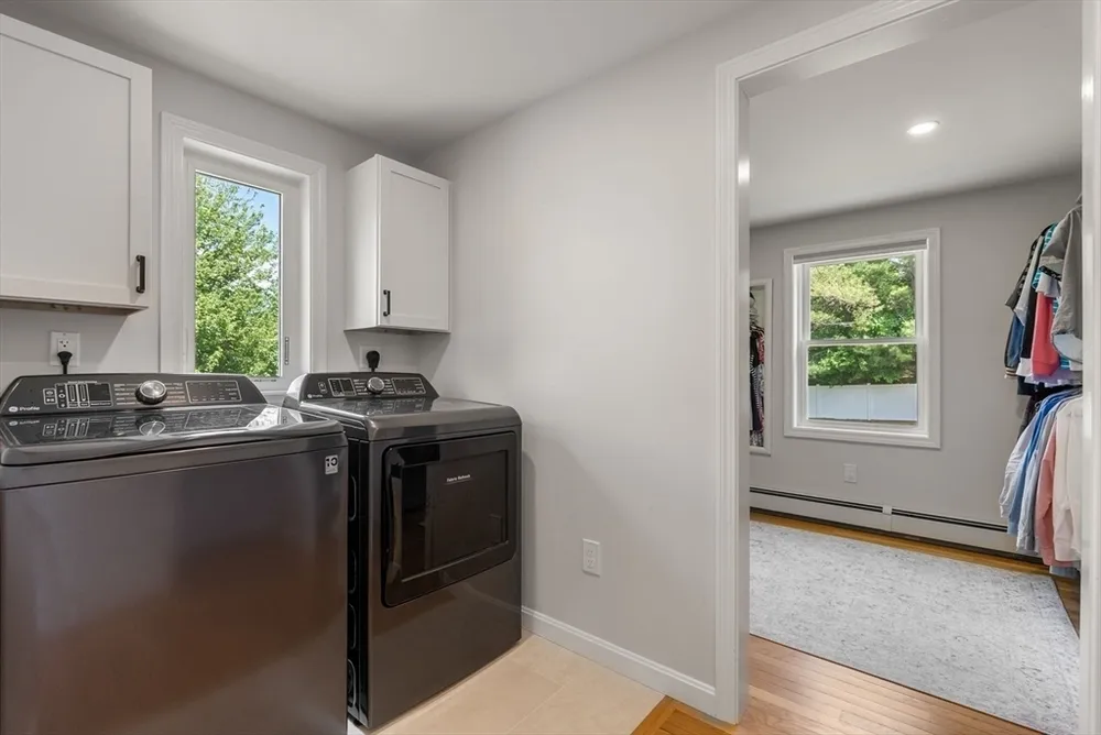 6 Hampton Ct, Lynnfield, MA 01940