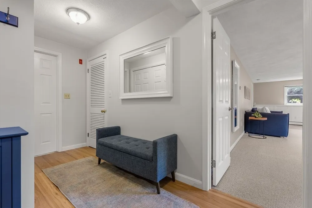 6 Hampton Ct, Lynnfield, MA 01940