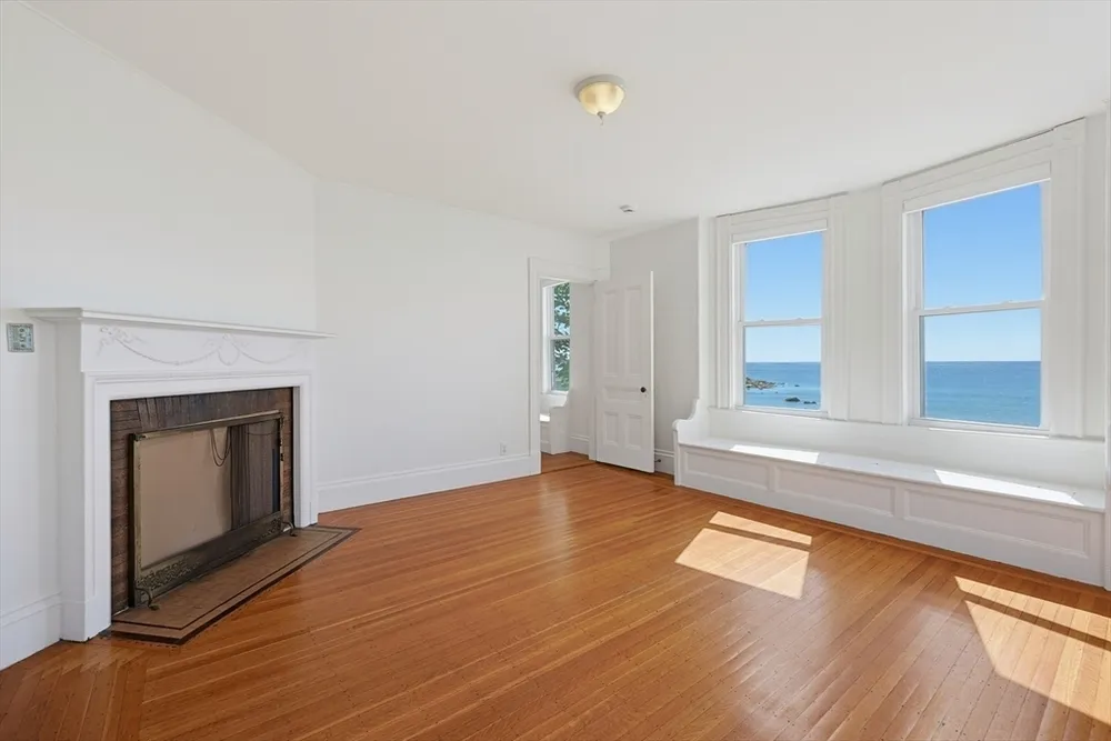 49 Atlantic Terrace, Lynn, MA 01902