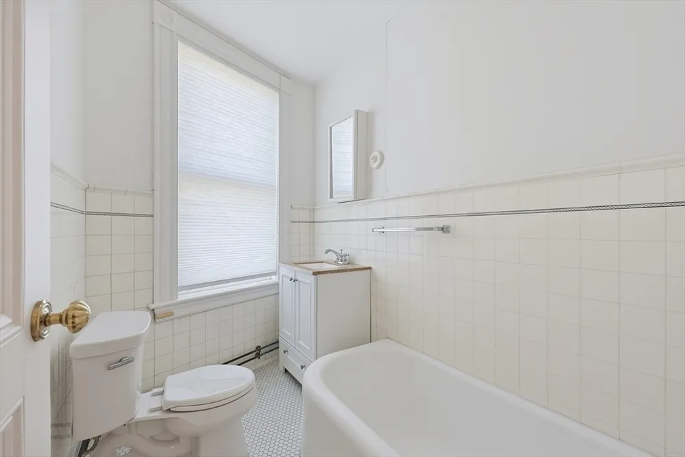 49 Atlantic Terrace, Lynn, MA 01902
