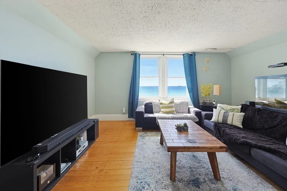 49 Atlantic Terrace, Lynn, MA 01902