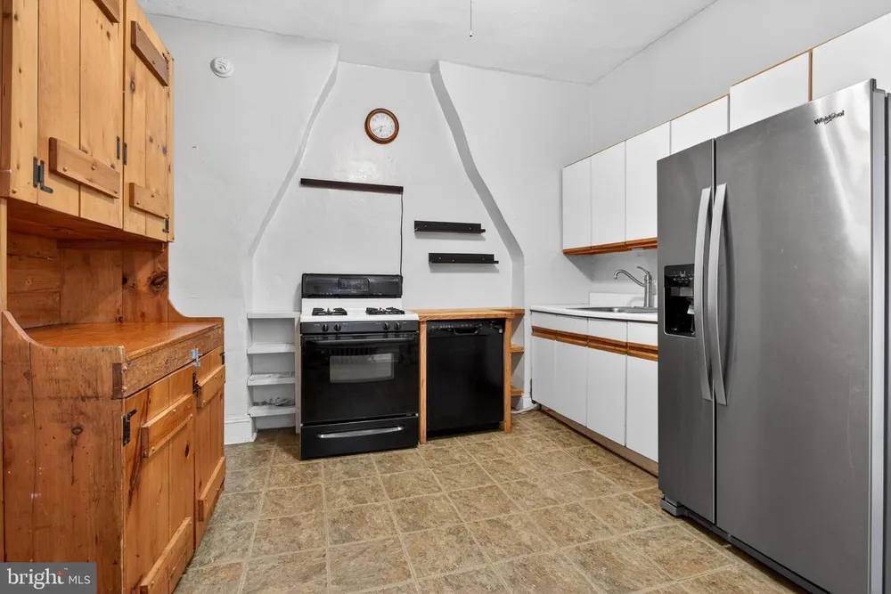 3707 Hamilton St, Philadelphia, PA 19104