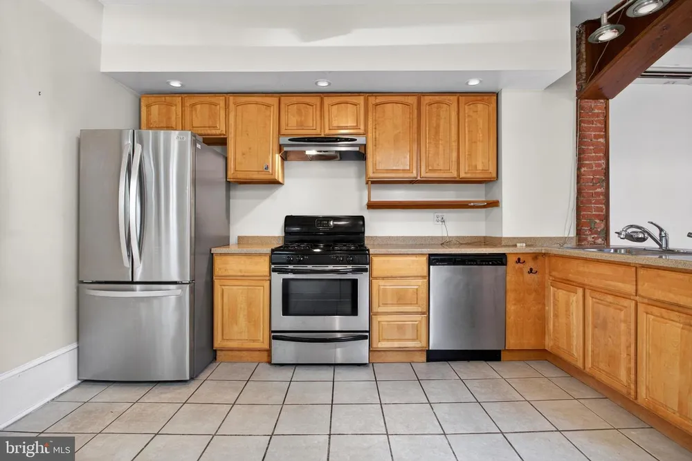 3707 Hamilton St, Philadelphia, PA 19104