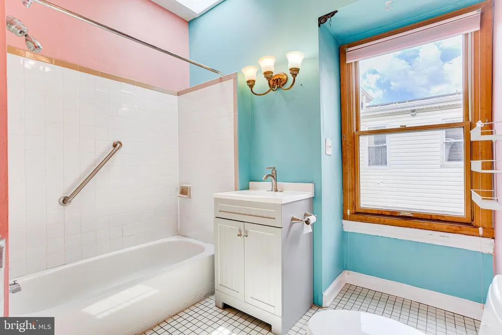 3707 Hamilton St, Philadelphia, PA 19104