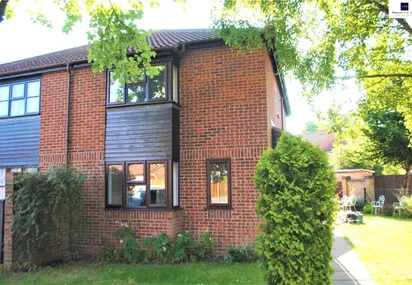 Berkeley Close, Abbots Langley, WD5