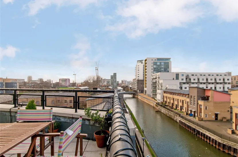 Locksons Close, E14