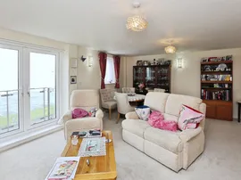 Beach Road, Lee-On-The-Solent thumb 2