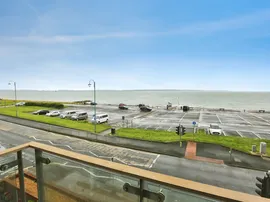 Beach Road, Lee-On-The-Solent thumb 3
