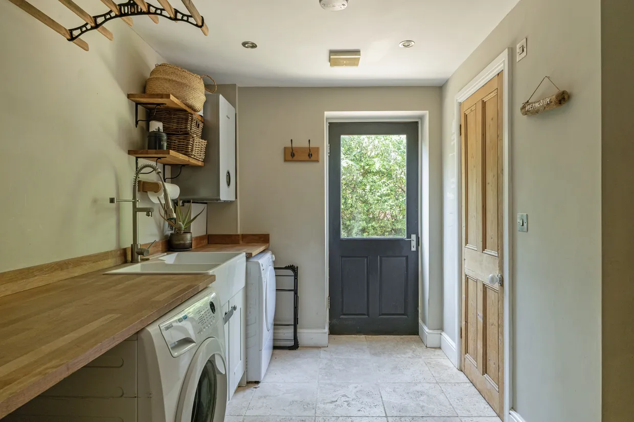 Woodfalls, Salisbury, SP5 photo 9