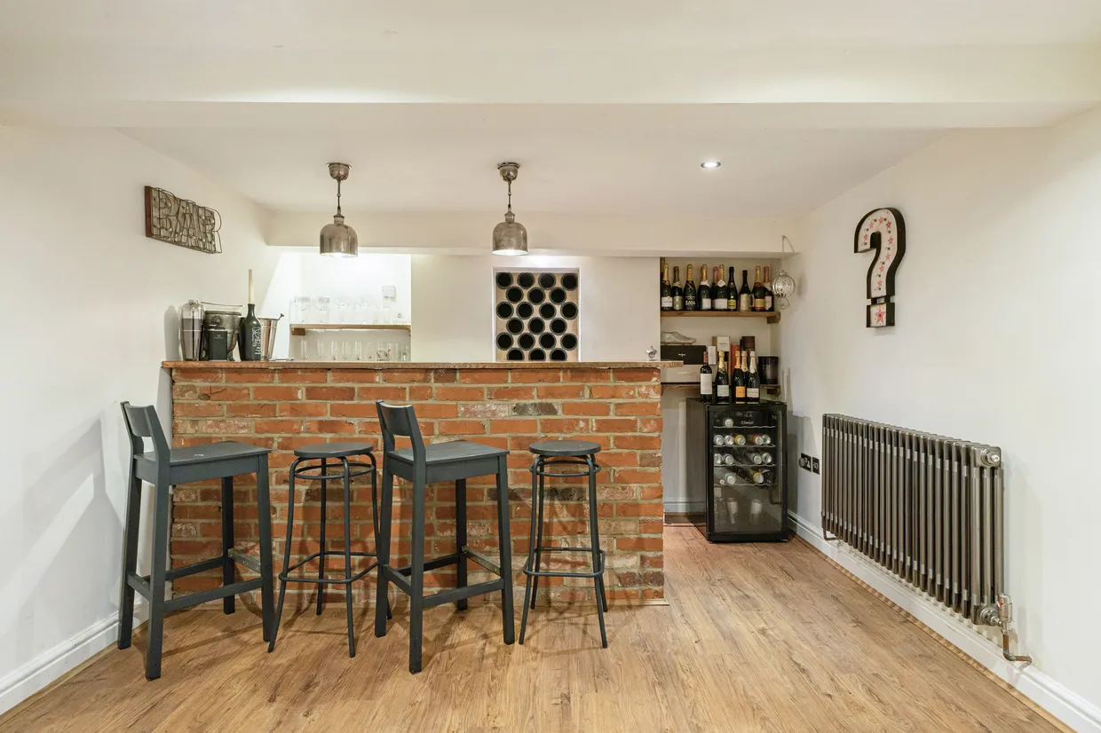 Woodfalls, Salisbury, SP5 photo 12