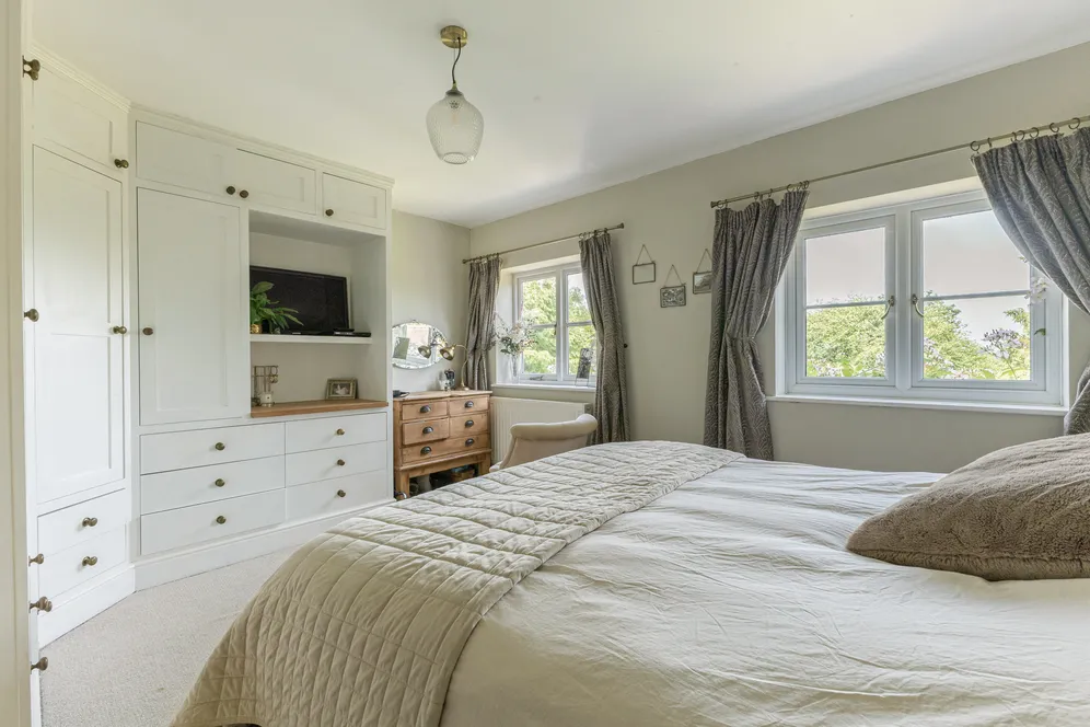 Woodfalls, Salisbury, SP5 photo 13
