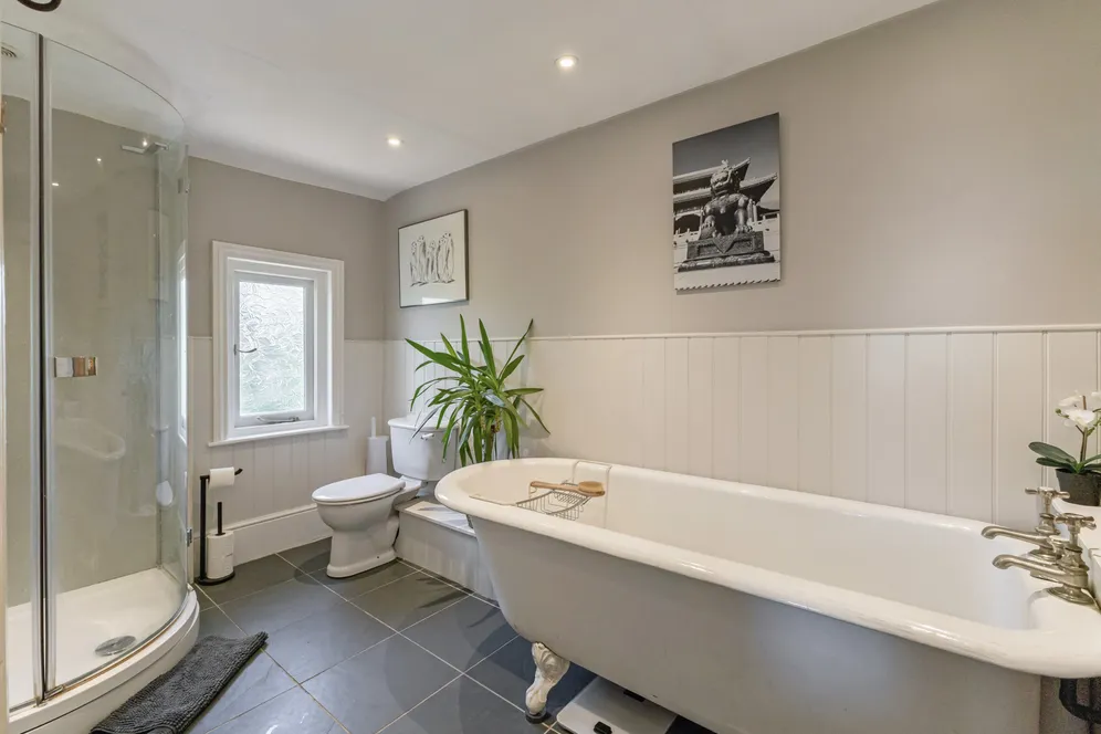 Woodfalls, Salisbury, SP5 photo 17