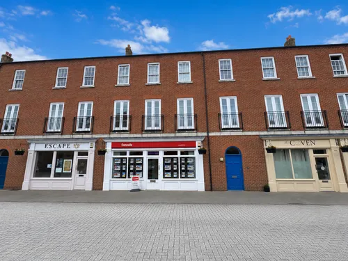 Hampden Square, AYLESBURYphoto