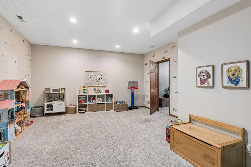 4299 Westchester Circle, Eagan, MN 55123