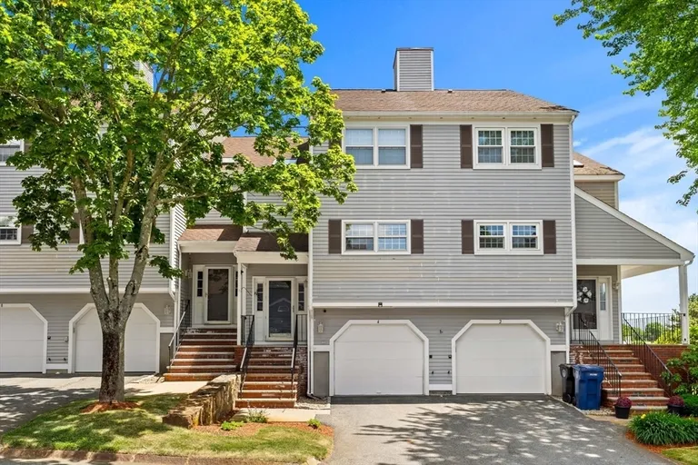 4 Countryside Ln, Salem, MA 01970