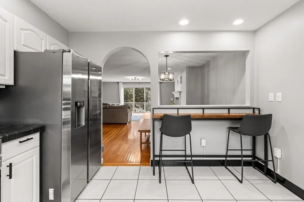 4 Countryside Ln, Salem, MA 01970