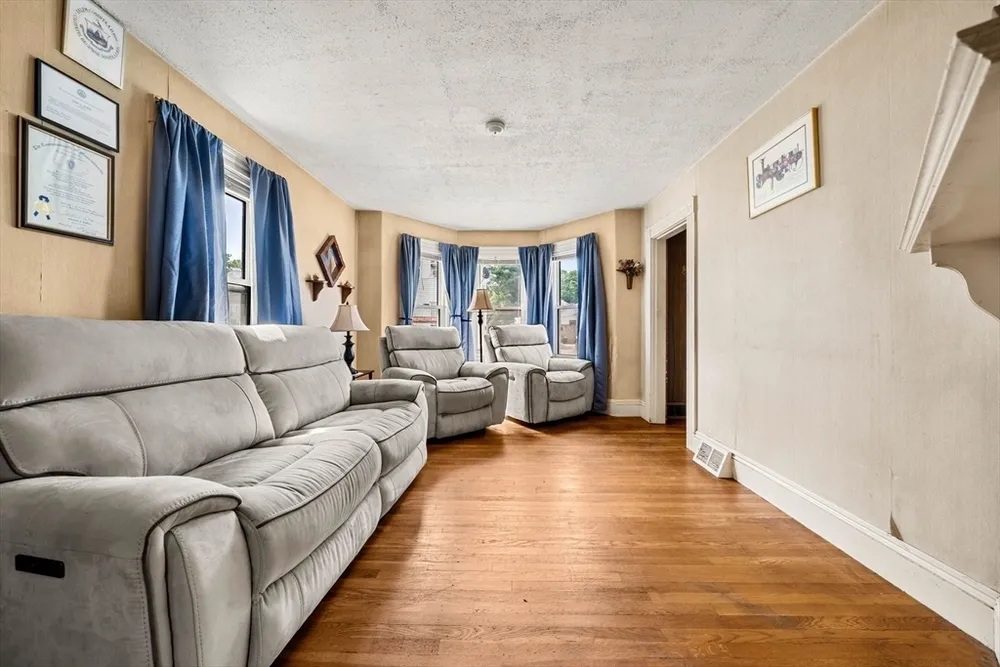 26 Beckett St, Peabody, MA 01960