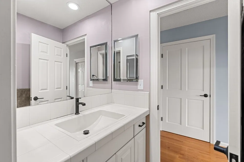 4 Countryside Ln, Salem, MA 01970