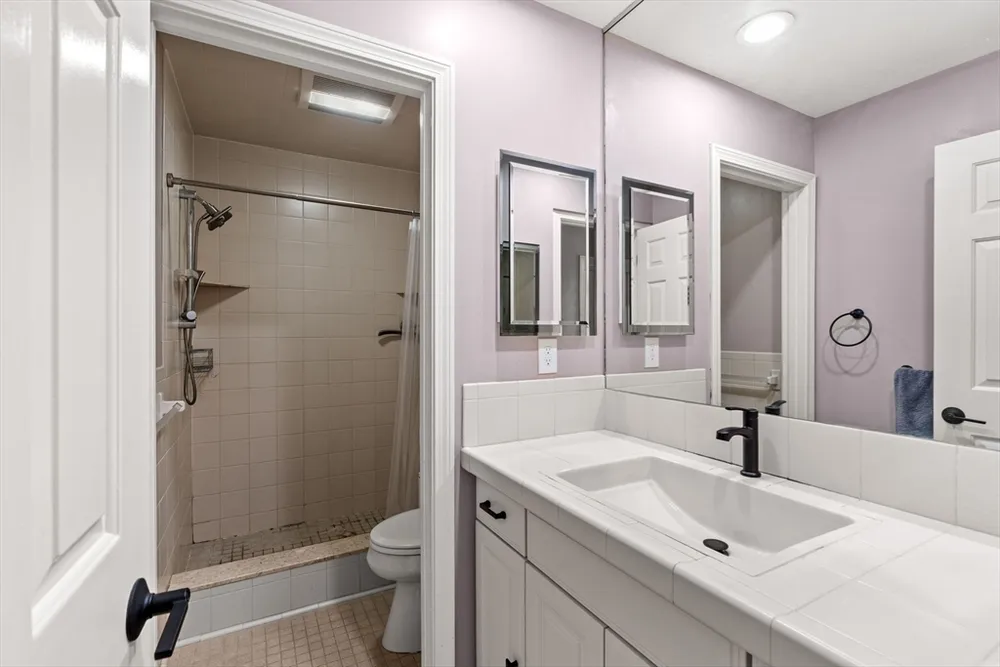 4 Countryside Ln, Salem, MA 01970