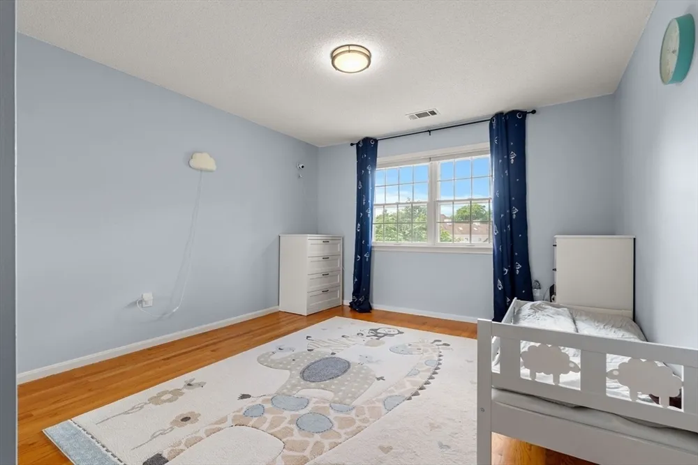 4 Countryside Ln, Salem, MA 01970
