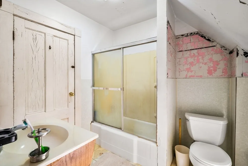 26 Beckett St, Peabody, MA 01960