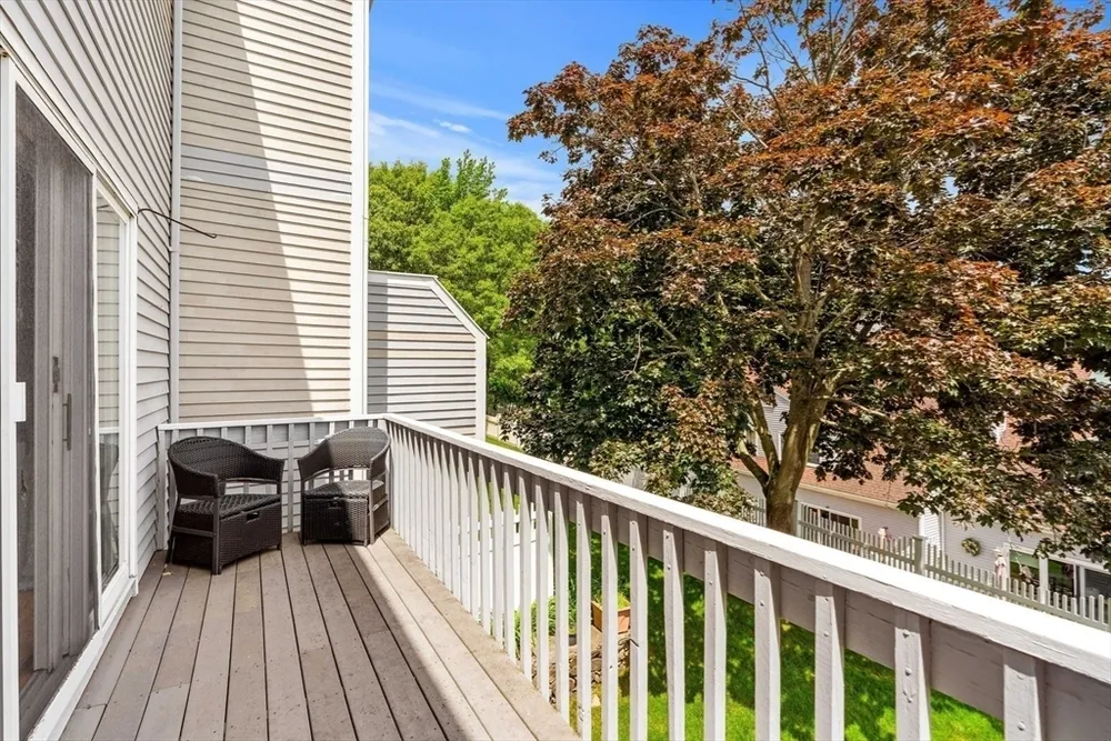 4 Countryside Ln, Salem, MA 01970