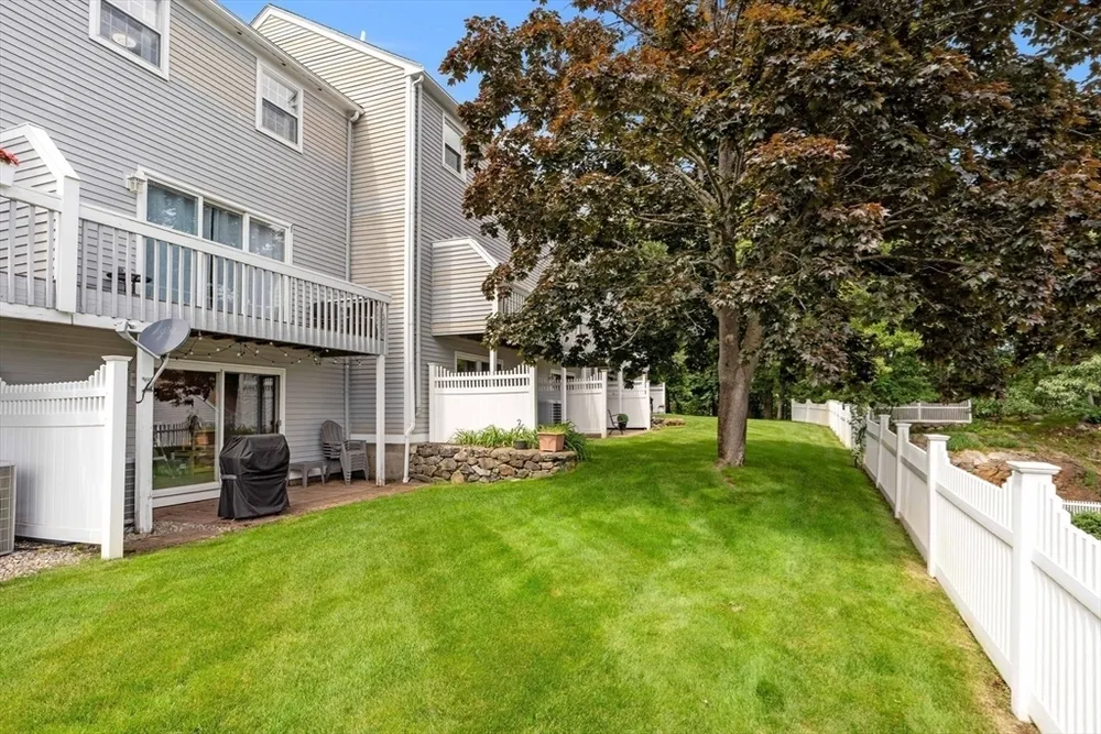 4 Countryside Ln, Salem, MA 01970