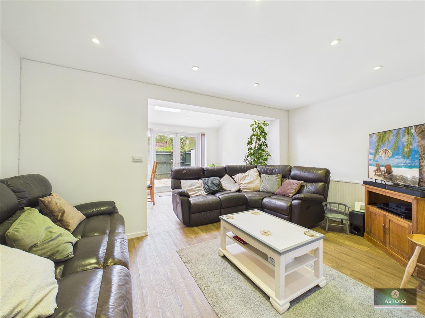 Terry Road, Crawley Image 4