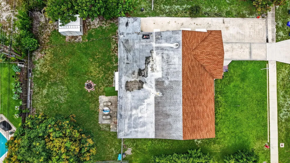 220 SW 10th Ave, Boynton Beach, FL 33435
