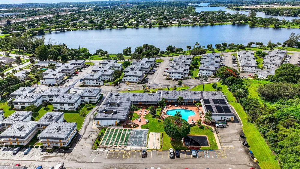 3240 Lake Osborne Dr, Lake Worth Beach, FL 33461