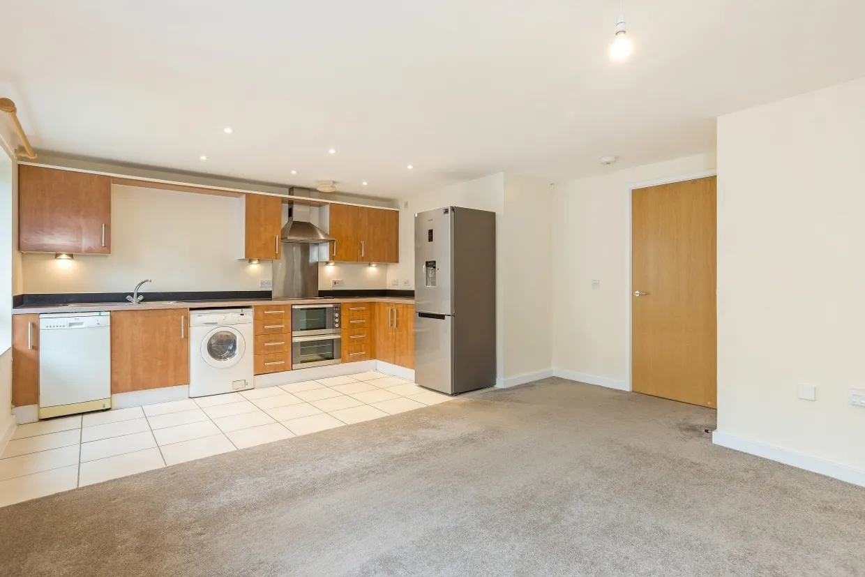 Tadros Court Buckinghamshire HP13 photo 2