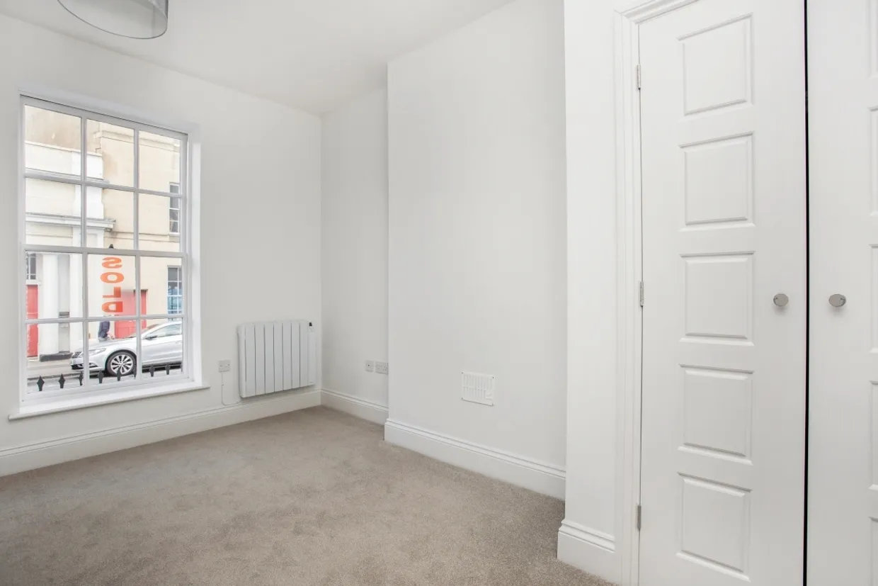 Bath Road Cheltenham GL53 photo 5