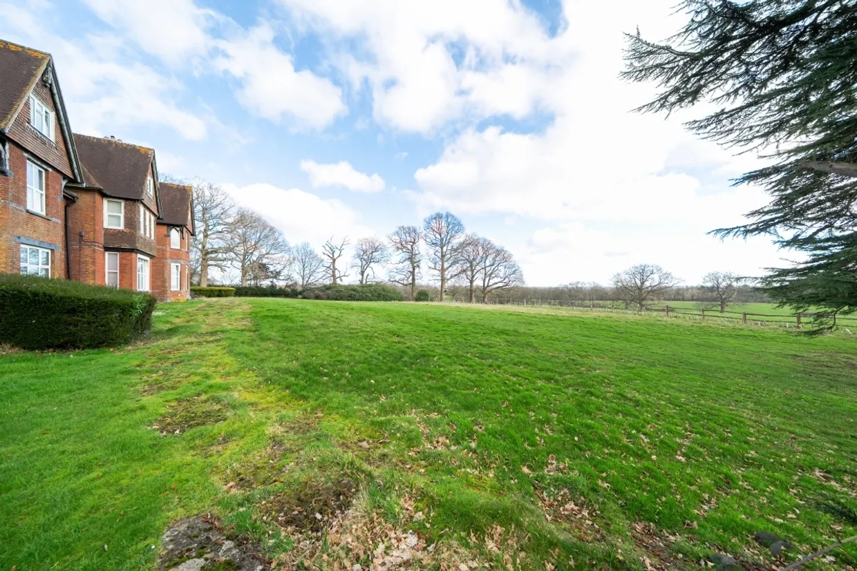 Mayes Lane Warnham RH12 photo 7