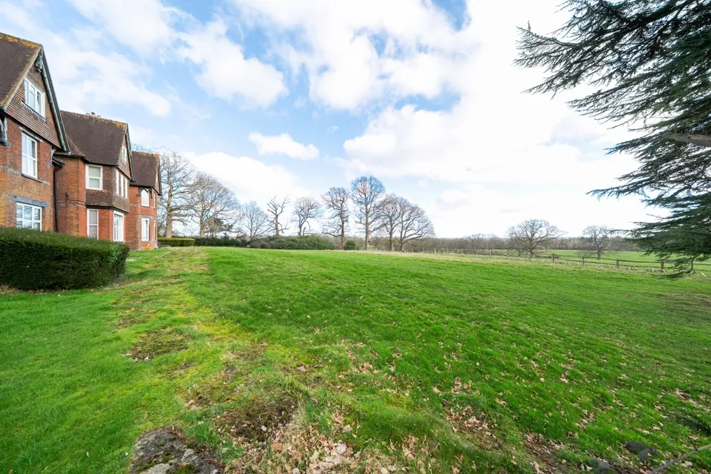 Mayes Lane Warnham RH12 photo 7