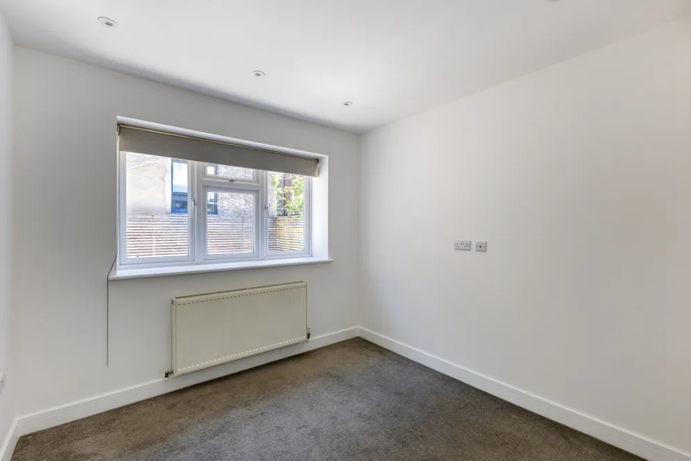 Aldershot Road London NW6 photo 9