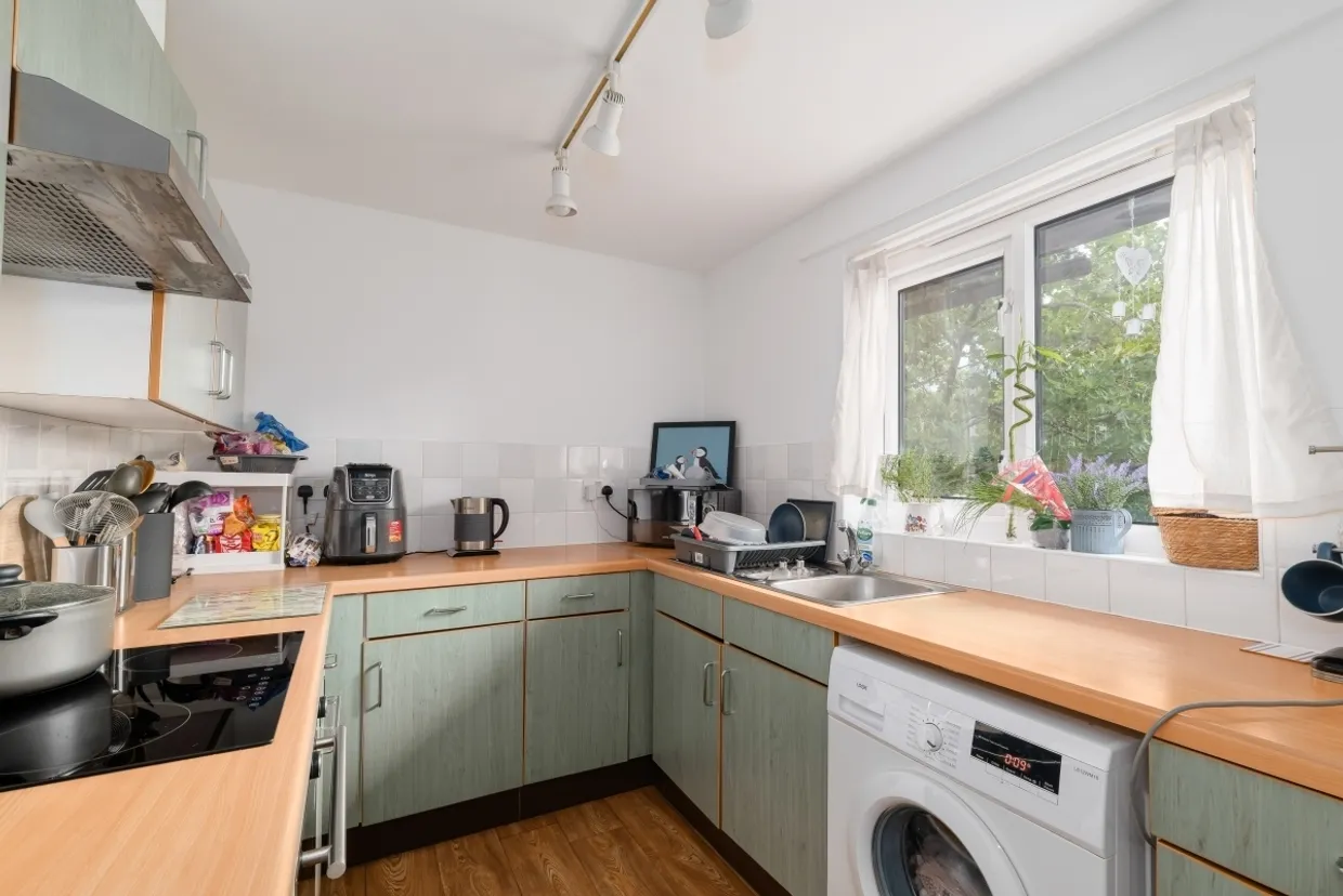 Wharf View Court, E14 photo 10