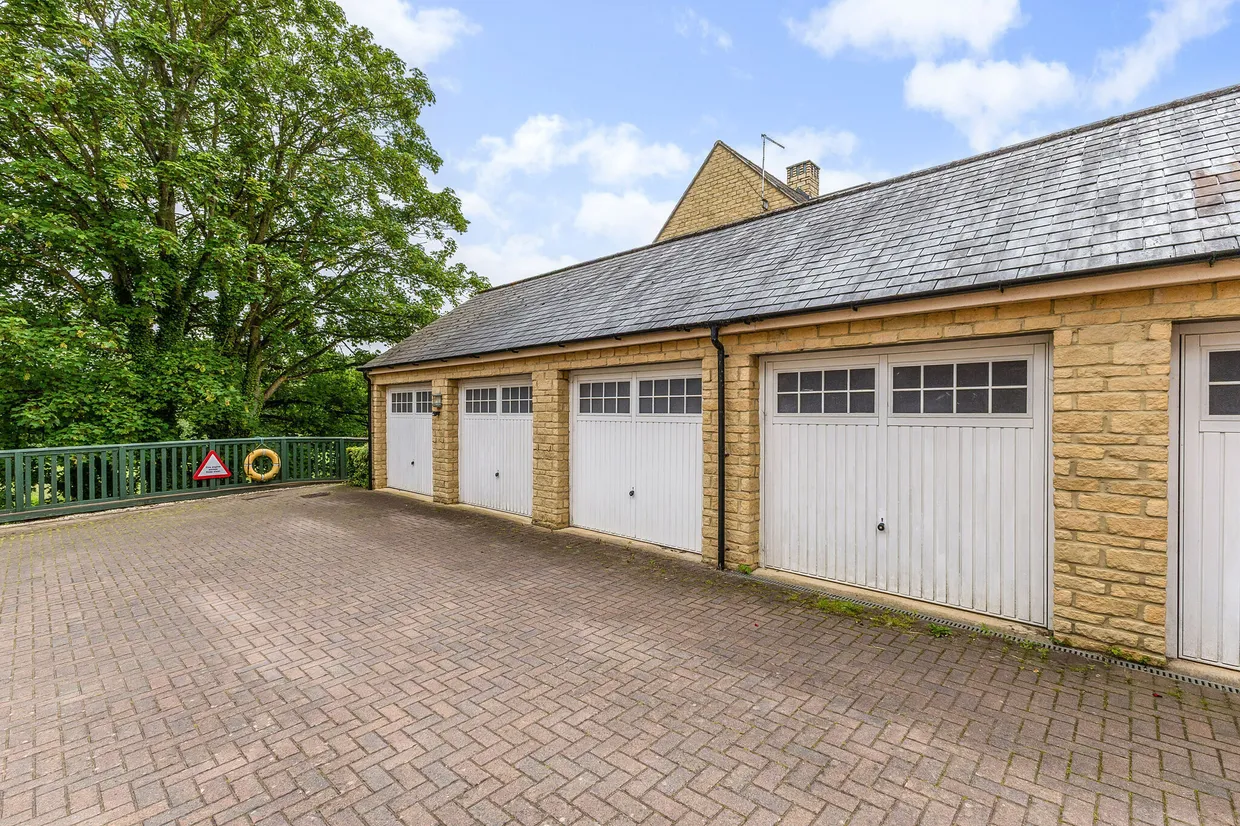 Hunloke Way, Malmesbury, SN16 photo 17
