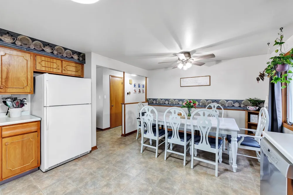 2400 S Ridge Rd, Green Bay, WI 54304