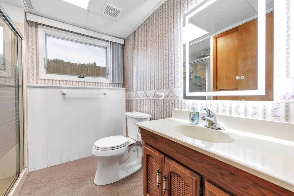 2400 S Ridge Rd, Green Bay, WI 54304