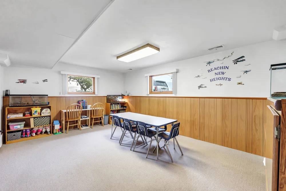 2400 S Ridge Rd, Green Bay, WI 54304