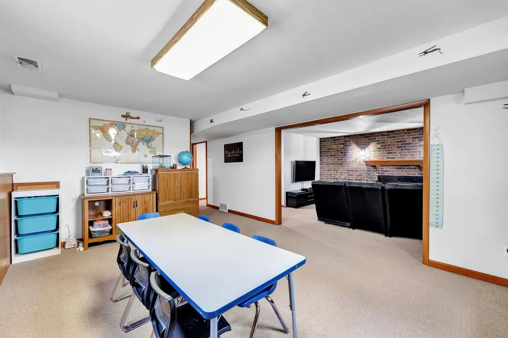 2400 S Ridge Rd, Green Bay, WI 54304