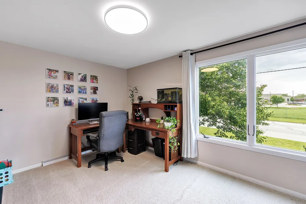 2400 S Ridge Rd, Green Bay, WI 54304