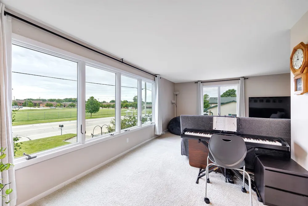 2400 S Ridge Rd, Green Bay, WI 54304
