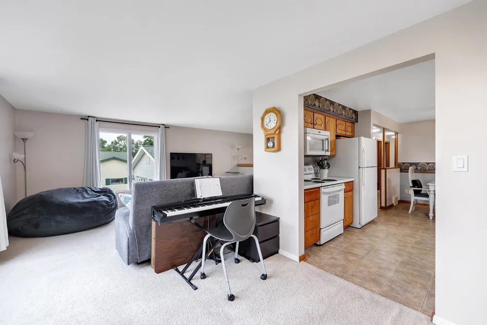 2400 S Ridge Rd, Green Bay, WI 54304