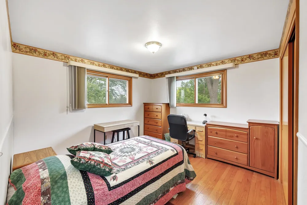 2400 S Ridge Rd, Green Bay, WI 54304