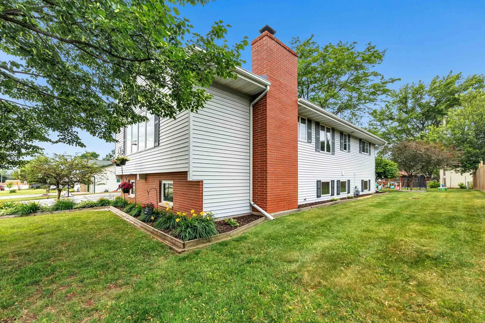 2400 S Ridge Rd, Green Bay, WI 54304