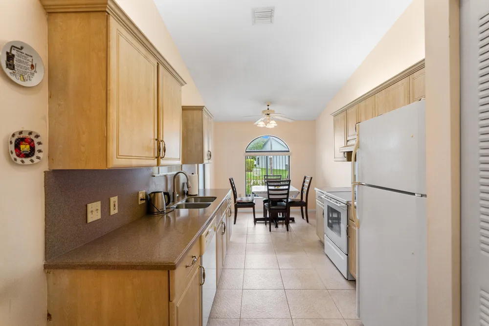 8108 NW 100th Ln, Tamarac, FL 33321